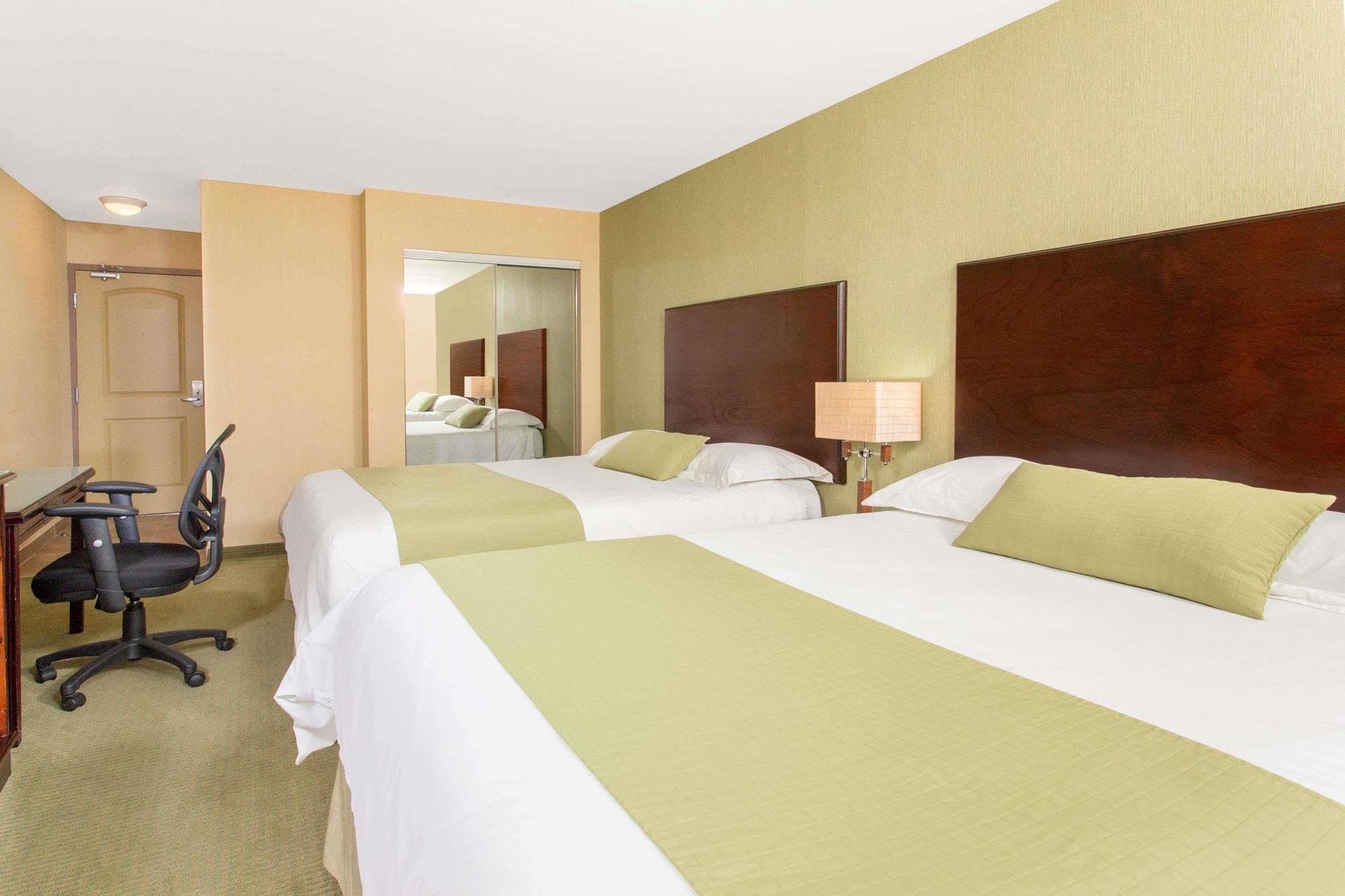 Ramada By Wyndham Williams Lake Dış mekan fotoğraf